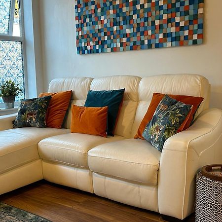 Homely Victorian Terraced Town House With Parking. Taunton Eksteriør bilde