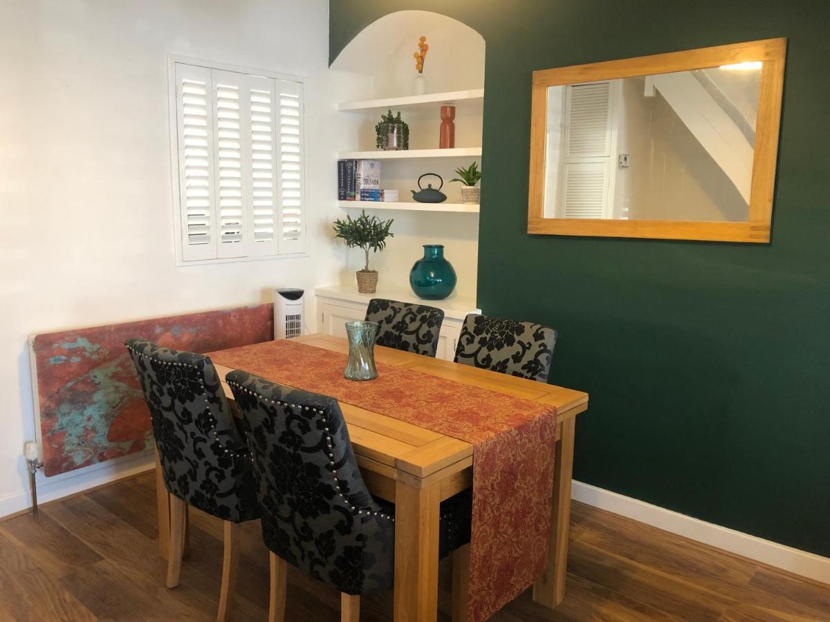 Homely Victorian Terraced Town House With Parking. Taunton Eksteriør bilde